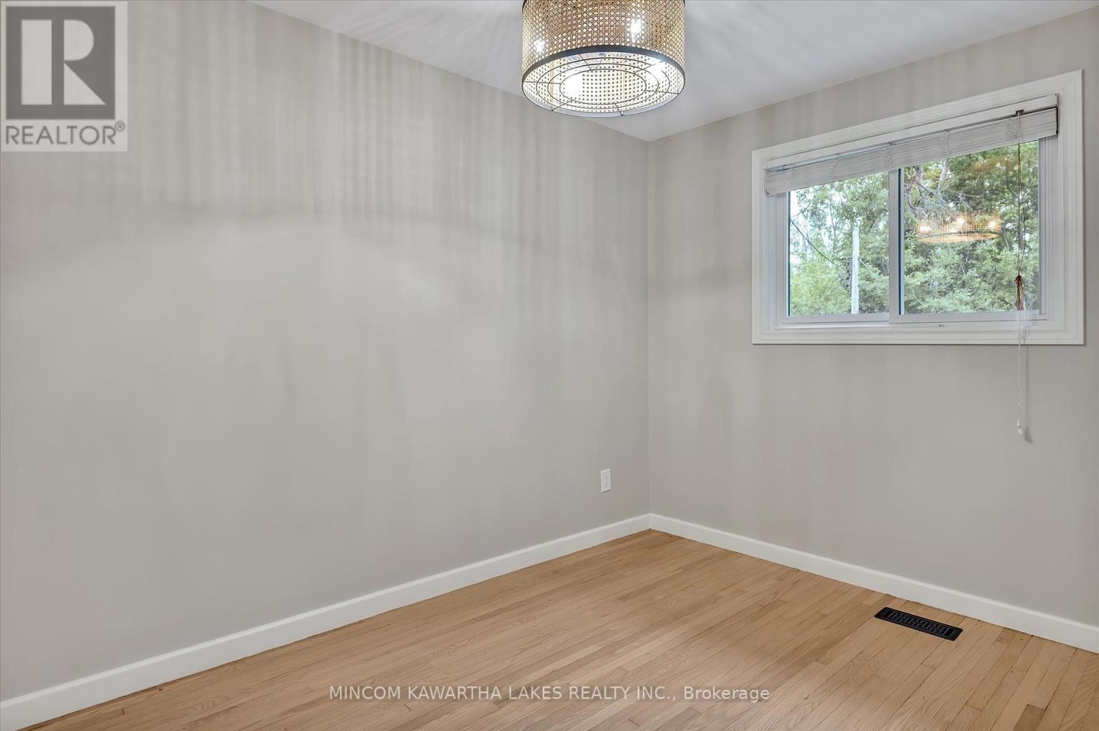 484 Raymond Street, Peterborough North (South), Ontario  K9H 5M8 - Photo 24 - X12240348