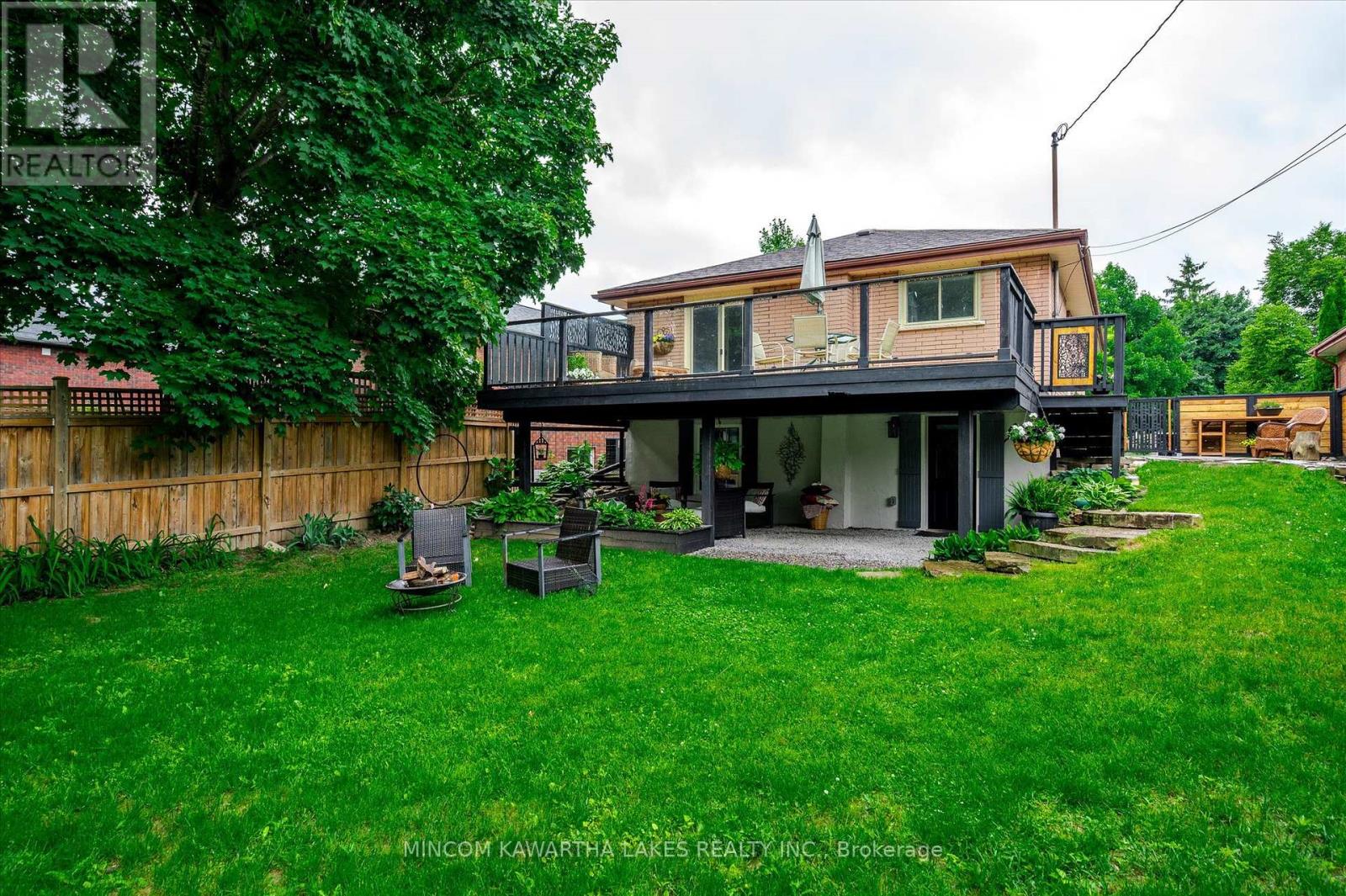 484 Raymond Street, Peterborough North (South), Ontario  K9H 5M8 - Photo 5 - X12240348