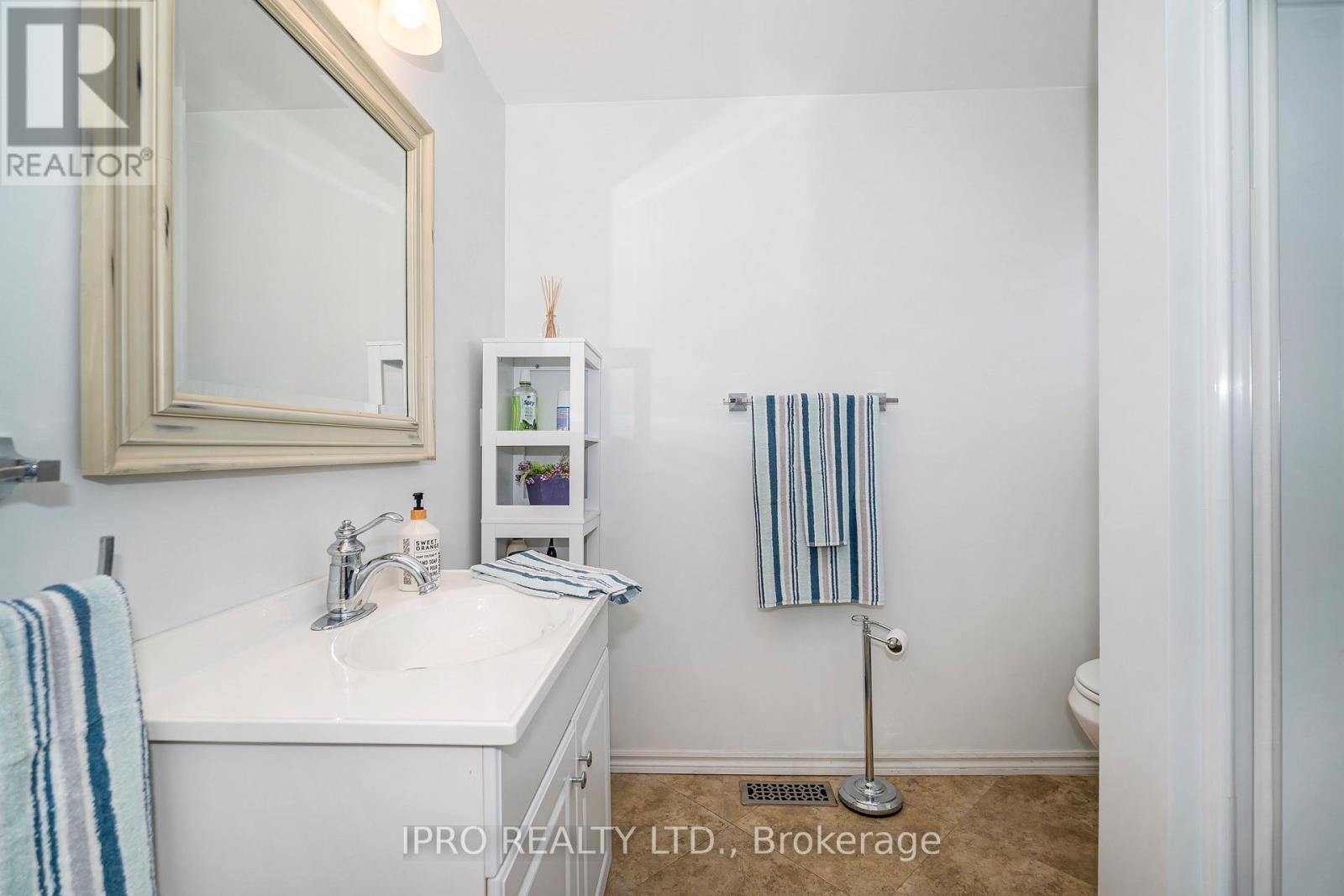 61 Bluffs Road, Clarington (Newcastle), Ontario  L1B 1A6 - Photo 25 - E12240337