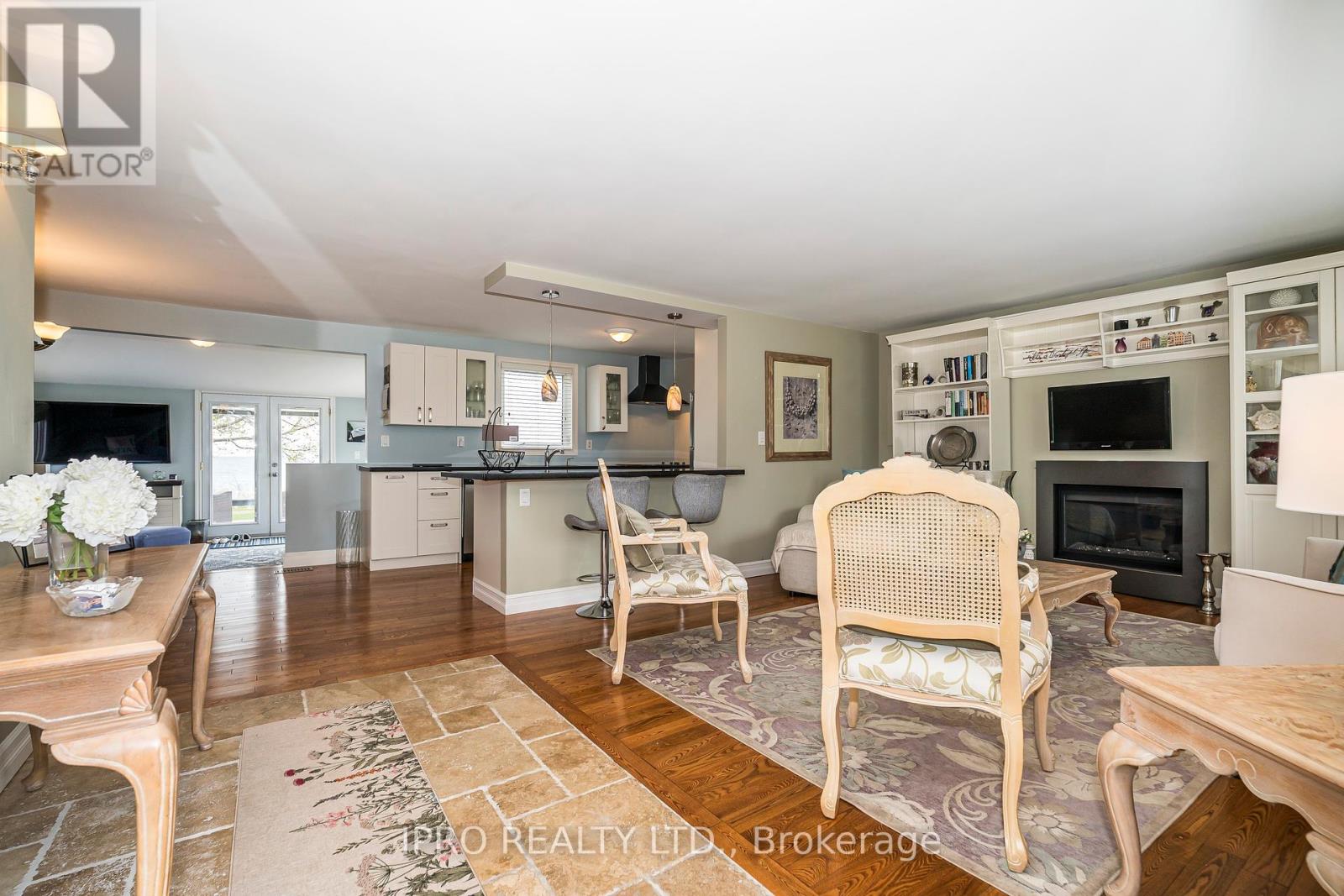61 Bluffs Road, Clarington (Newcastle), Ontario  L1B 1A6 - Photo 6 - E12240337