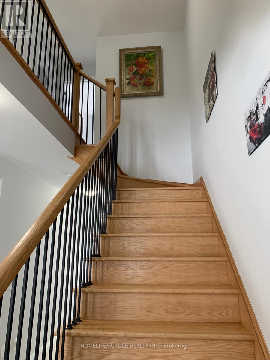 42 Keenan Street, Kawartha Lakes (Lindsay), Ontario  K9V 6C2 - Photo 13 - X12240224