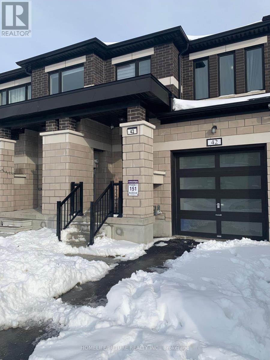 42 Keenan Street, Kawartha Lakes (Lindsay), Ontario  K9V 6C2 - Photo 2 - X12240224