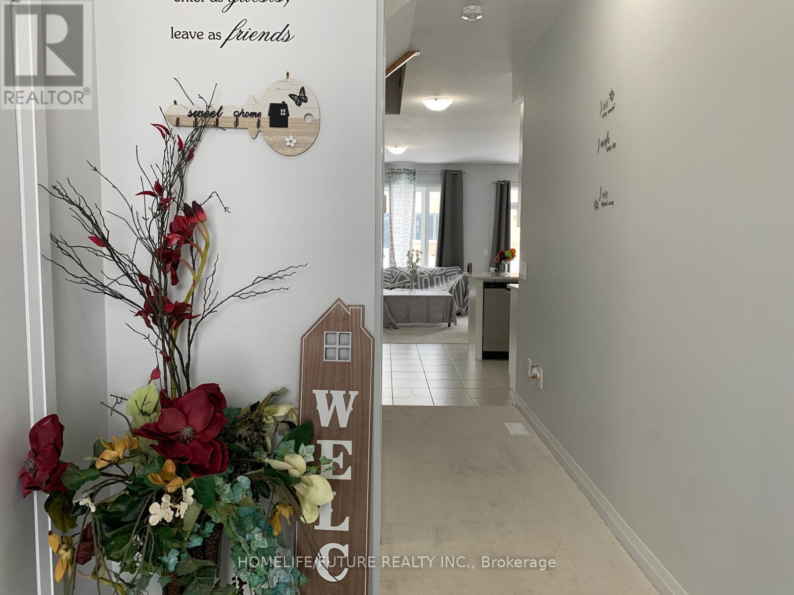 42 Keenan Street, Kawartha Lakes (Lindsay), Ontario  K9V 6C2 - Photo 4 - X12240224