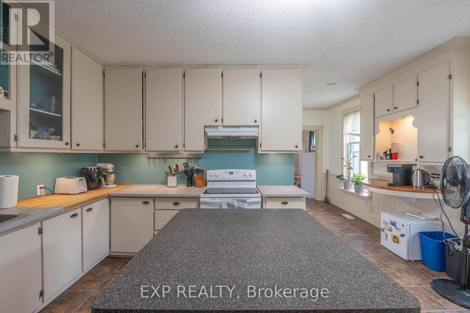 1033 Water Street, Peterborough North (South), Ontario  K9H 3P5 - Photo 9 - X12240404