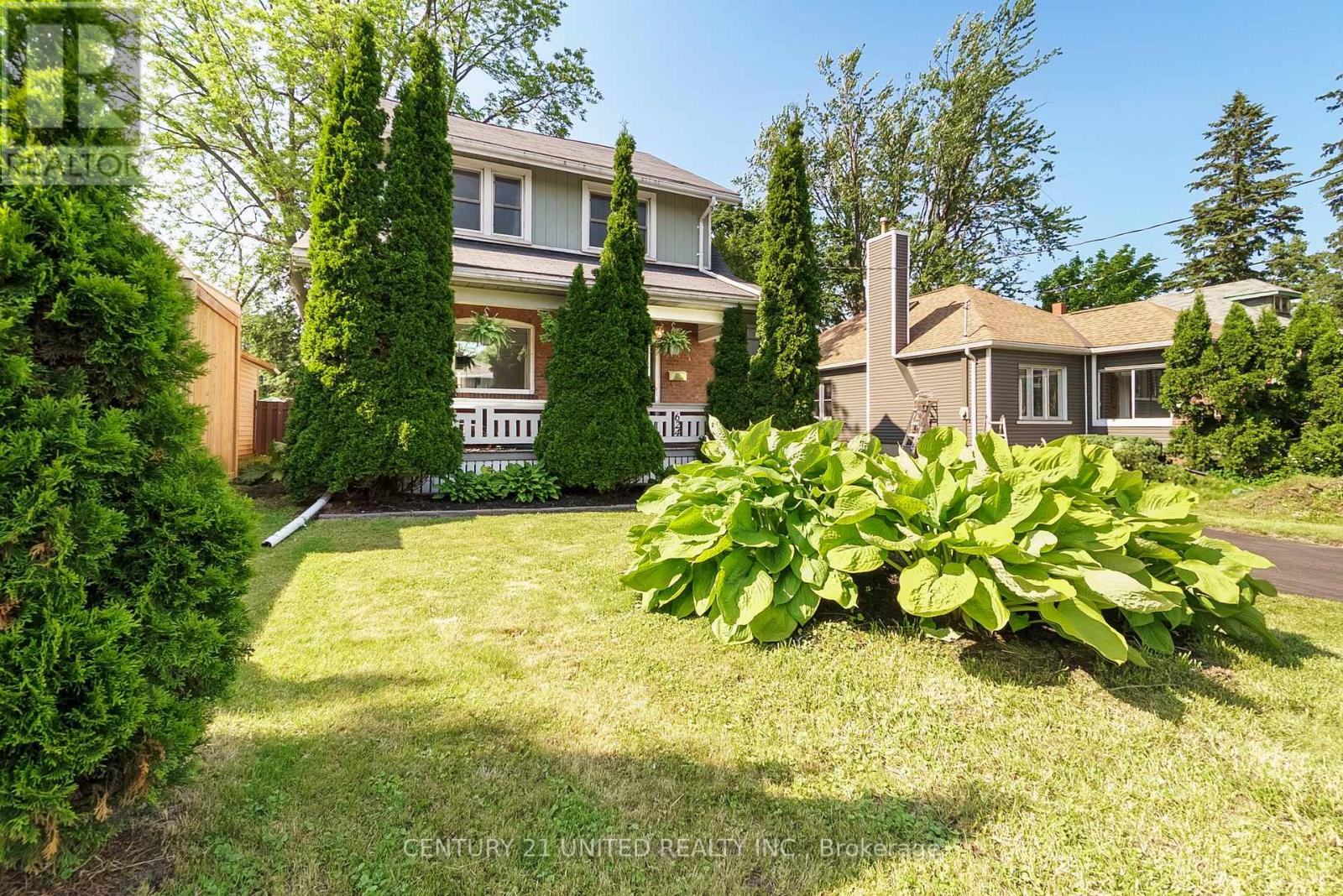 624 Charlotte Street, Peterborough Central (Old West End), Ontario  K9J 2W8 - Photo 3 - X12240637