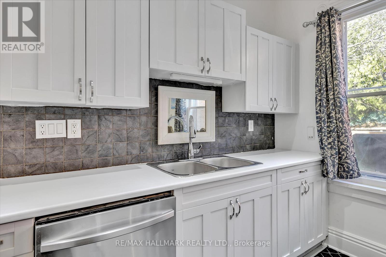 514 Bolivar Street, Peterborough Central (South), Ontario  K9J 4R7 - Photo 15 - X12240878