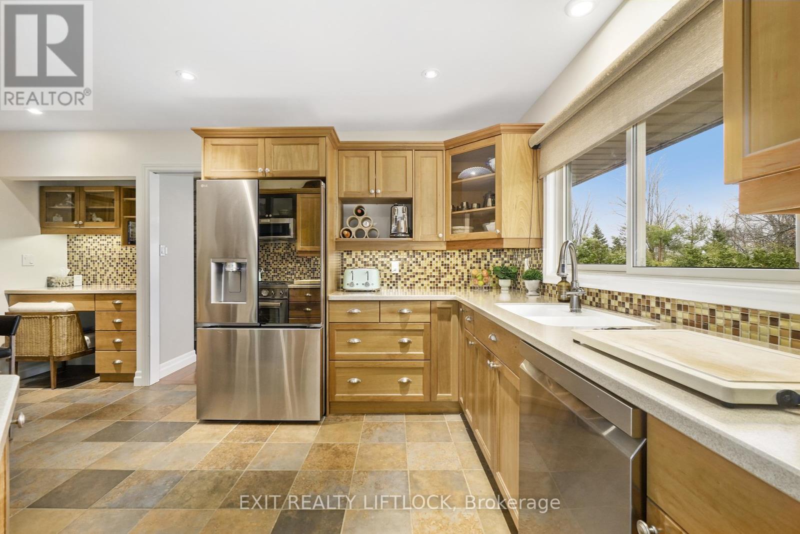 78 Edgewood Road, Peterborough West (North), Ontario  K9J 6V8 - Photo 11 - X12241347