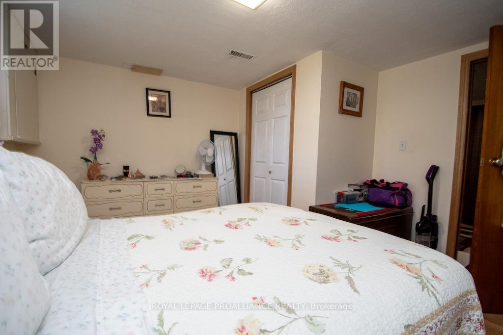 1060 Glendale Drive, Peterborough North (Central), Ontario  K9H 6M4 - Photo 25 - X12241406