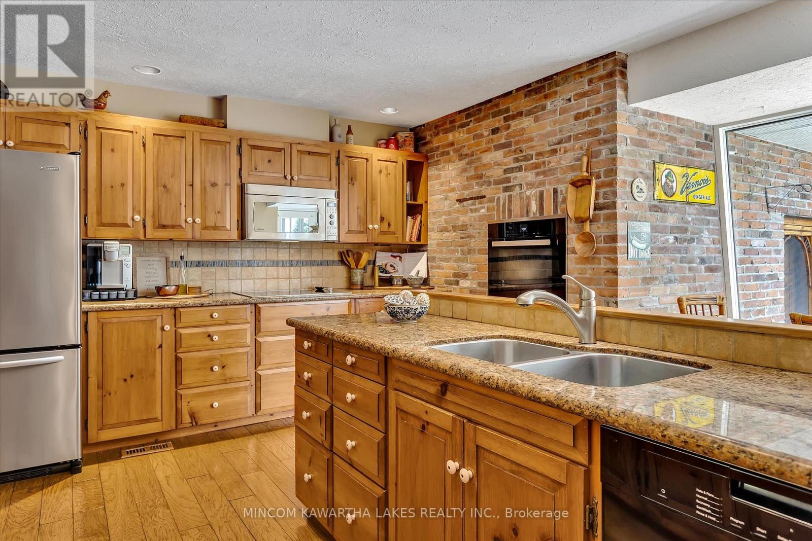 1467 Sixth Line, Selwyn, Ontario  K9J 6X5 - Photo 5 - X12241656