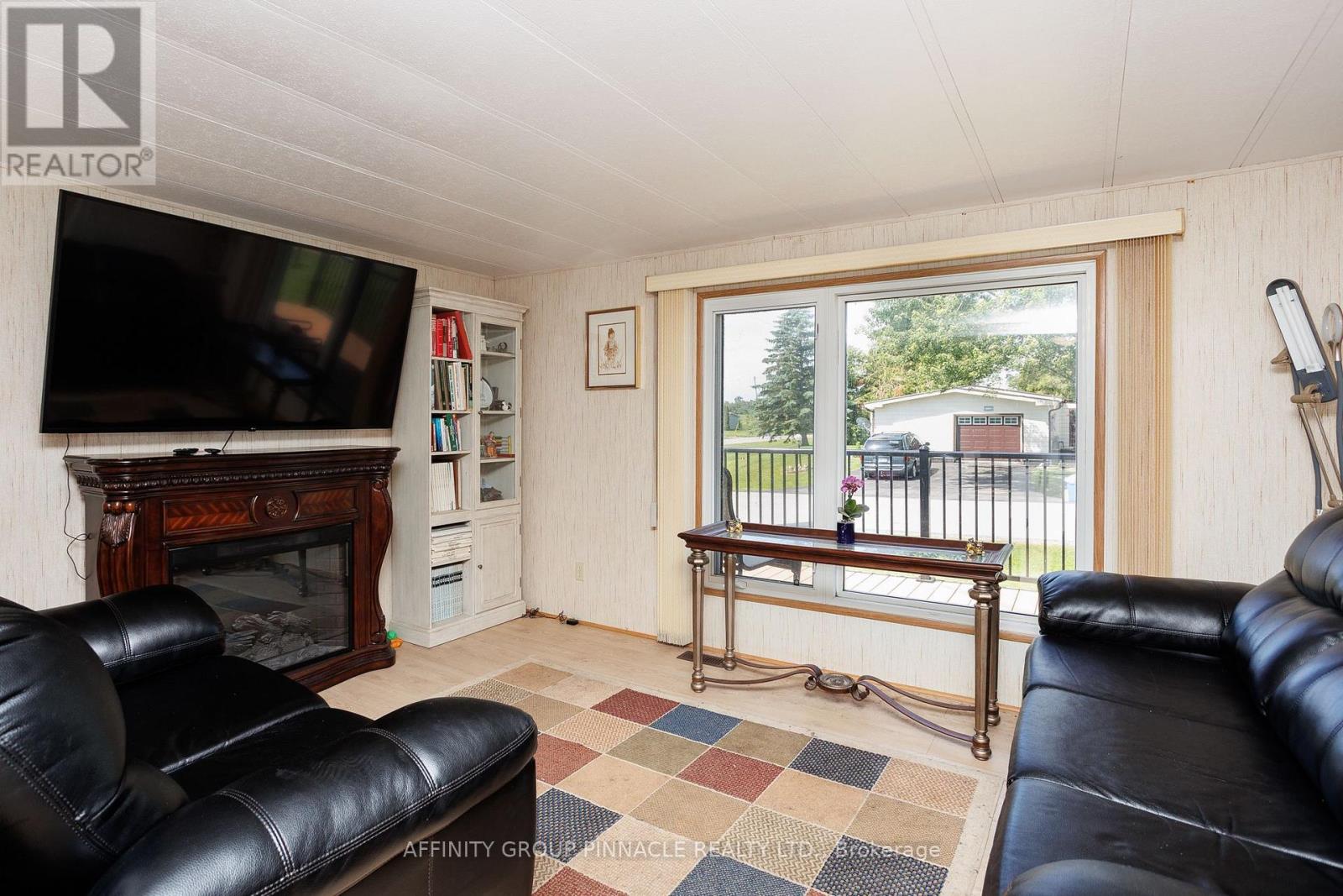 18 Vista Drive, Kawartha Lakes (Lindsay), Ontario  K9V 4R1 - Photo 10 - X12241740