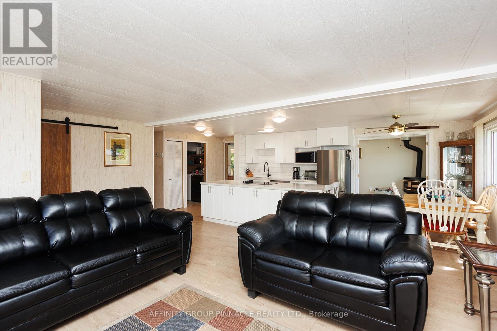 18 Vista Drive, Kawartha Lakes (Lindsay), Ontario  K9V 4R1 - Photo 12 - X12241740