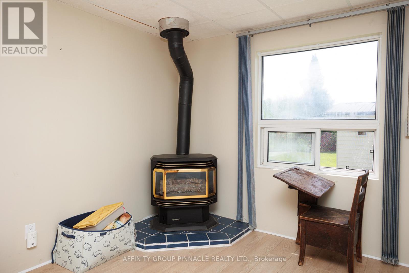 18 Vista Drive, Kawartha Lakes (Lindsay), Ontario  K9V 4R1 - Photo 21 - X12241740