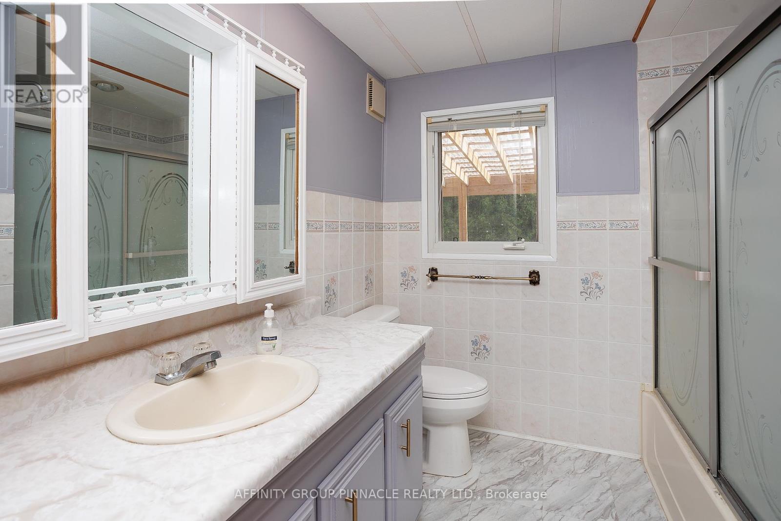 18 Vista Drive, Kawartha Lakes (Lindsay), Ontario  K9V 4R1 - Photo 24 - X12241740