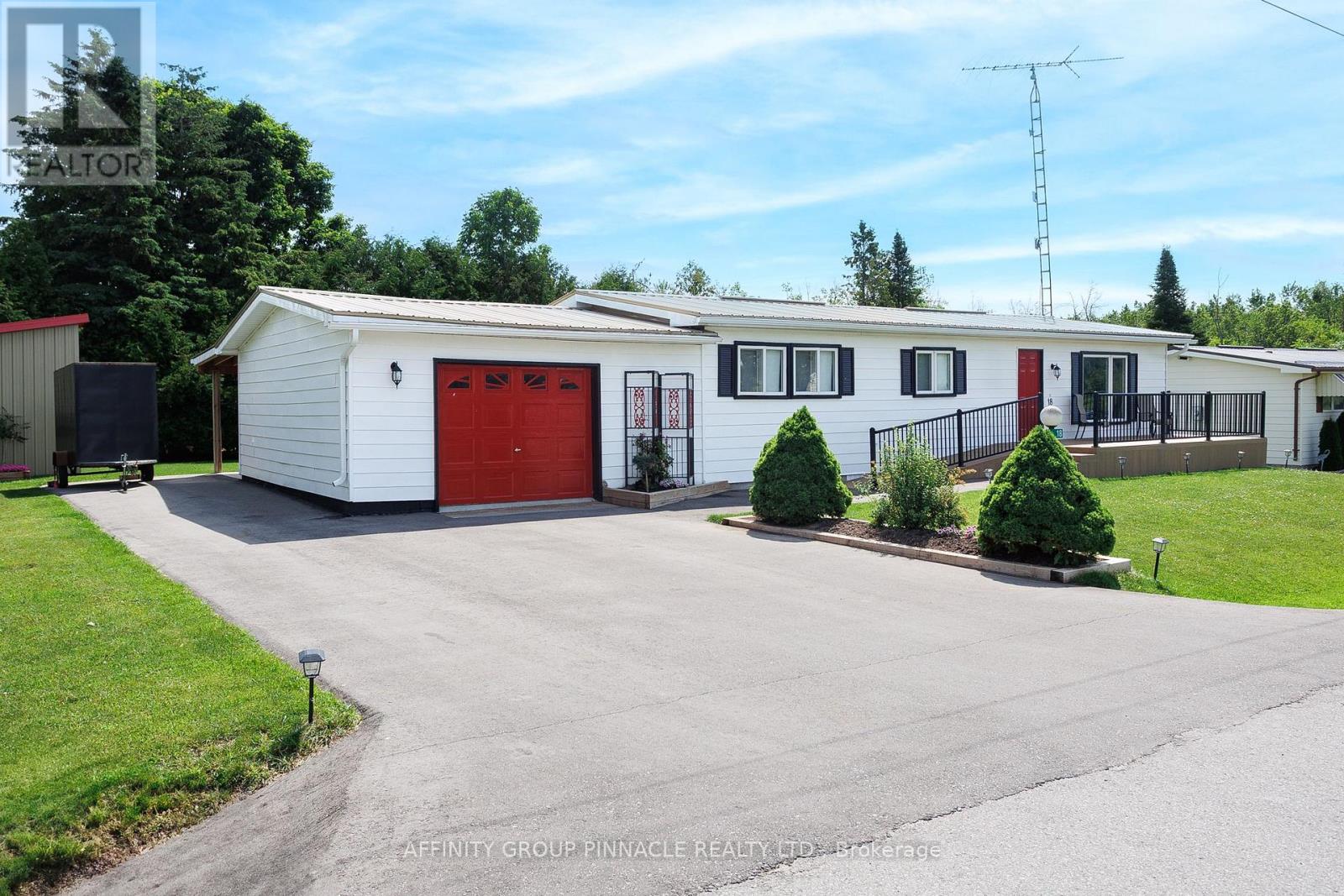 18 Vista Drive, Kawartha Lakes (Lindsay), Ontario  K9V 4R1 - Photo 3 - X12241740