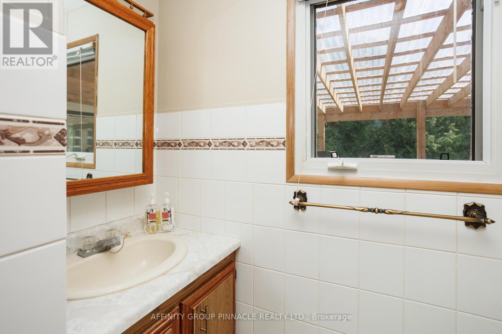 18 Vista Drive, Kawartha Lakes (Lindsay), Ontario  K9V 4R1 - Photo 30 - X12241740