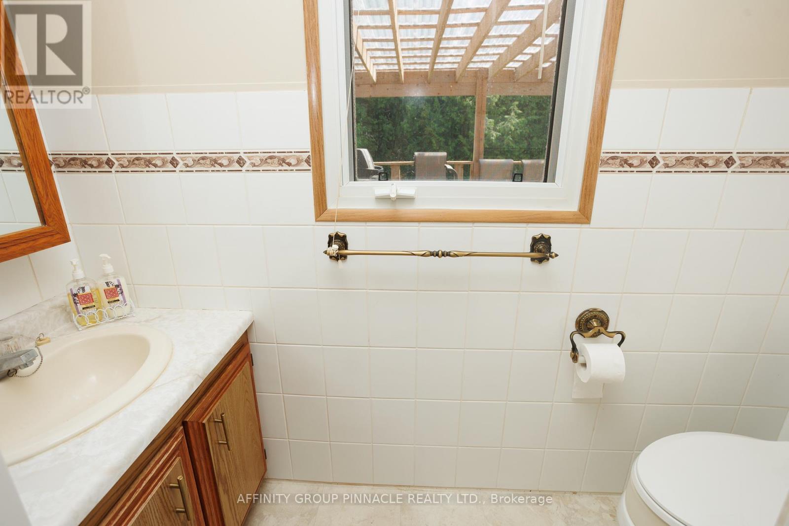 18 Vista Drive, Kawartha Lakes (Lindsay), Ontario  K9V 4R1 - Photo 31 - X12241740