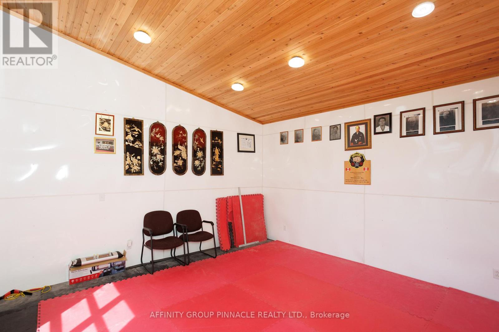 18 Vista Drive, Kawartha Lakes (Lindsay), Ontario  K9V 4R1 - Photo 45 - X12241740
