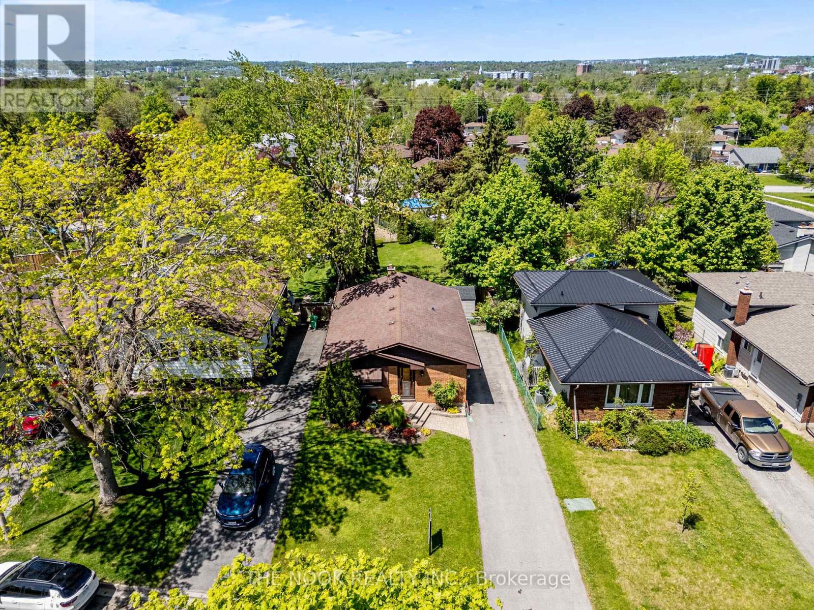21 RIDEAU CRESCENT, peterborough south (east), Ontario