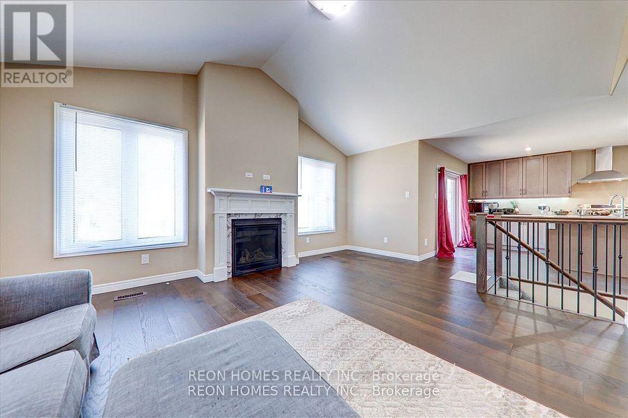 42 York Drive, Peterborough North (North), Ontario  K9H 5B9 - Photo 11 - X12241877