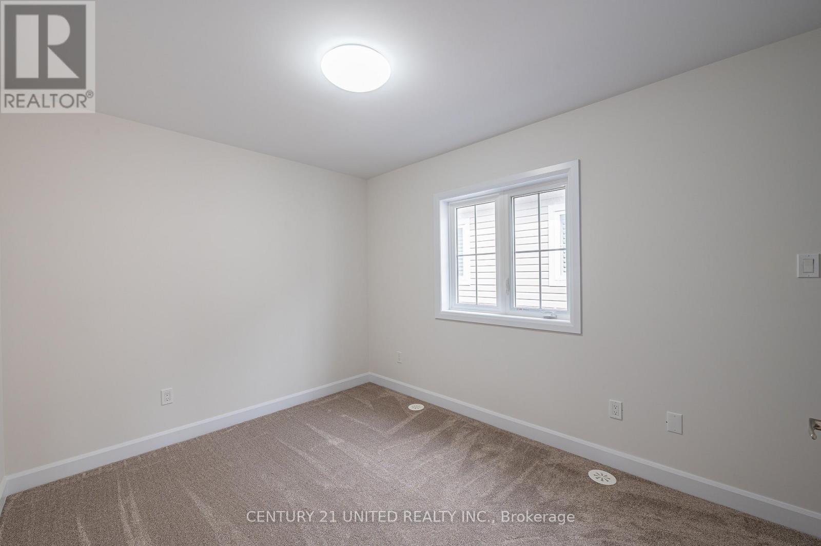 319 Mullighan Gardens, Peterborough North (North), Ontario  K9K 0H2 - Photo 12 - X12242211