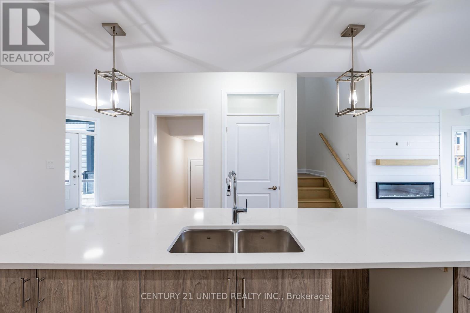 319 Mullighan Gardens, Peterborough North (North), Ontario  K9K 0H2 - Photo 4 - X12242211