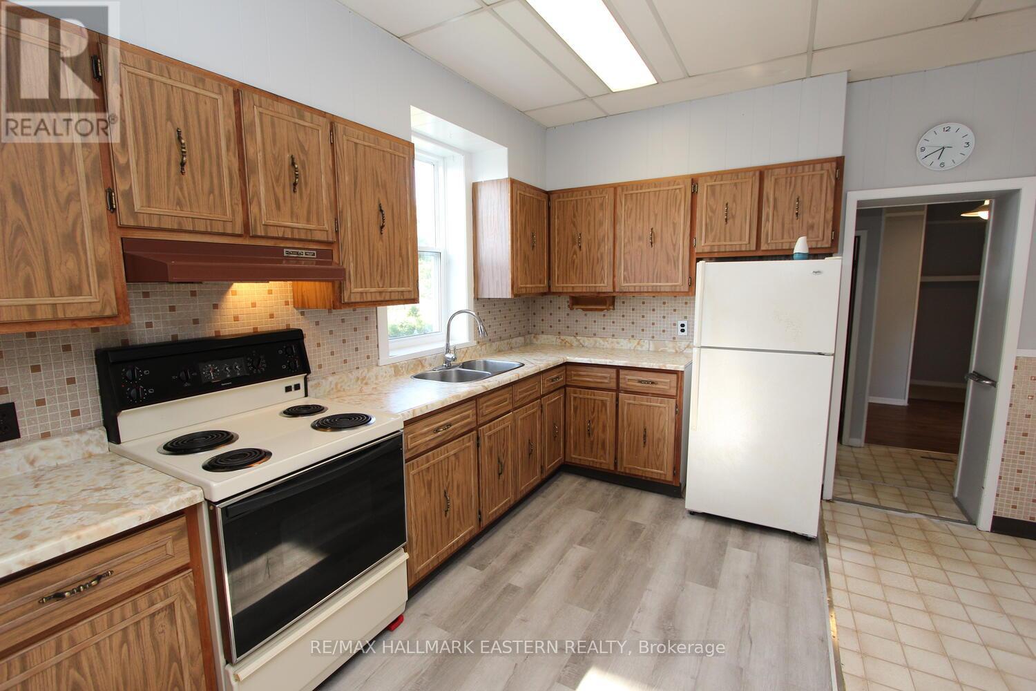 67 Front Street S, Trent Hills (Campbellford), Ontario  K0L 1L0 - Photo 4 - X12242224