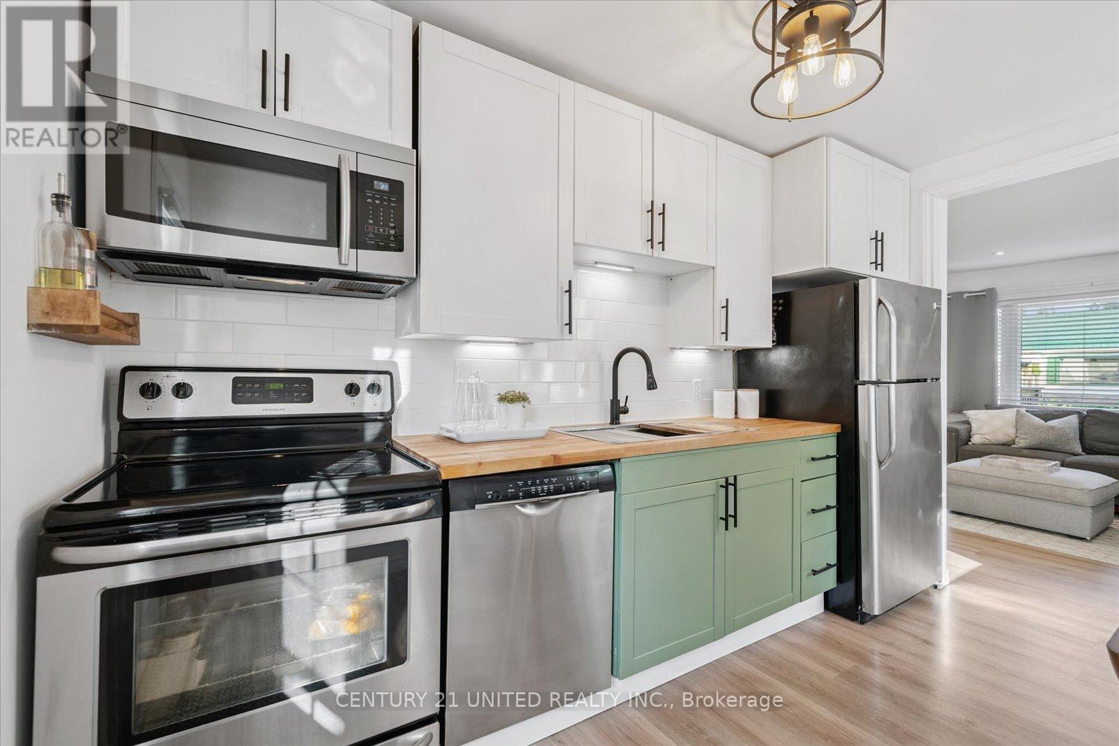 748 Brown Street, Peterborough Central (South), Ontario  K9J 4K8 - Photo 16 - X12242348