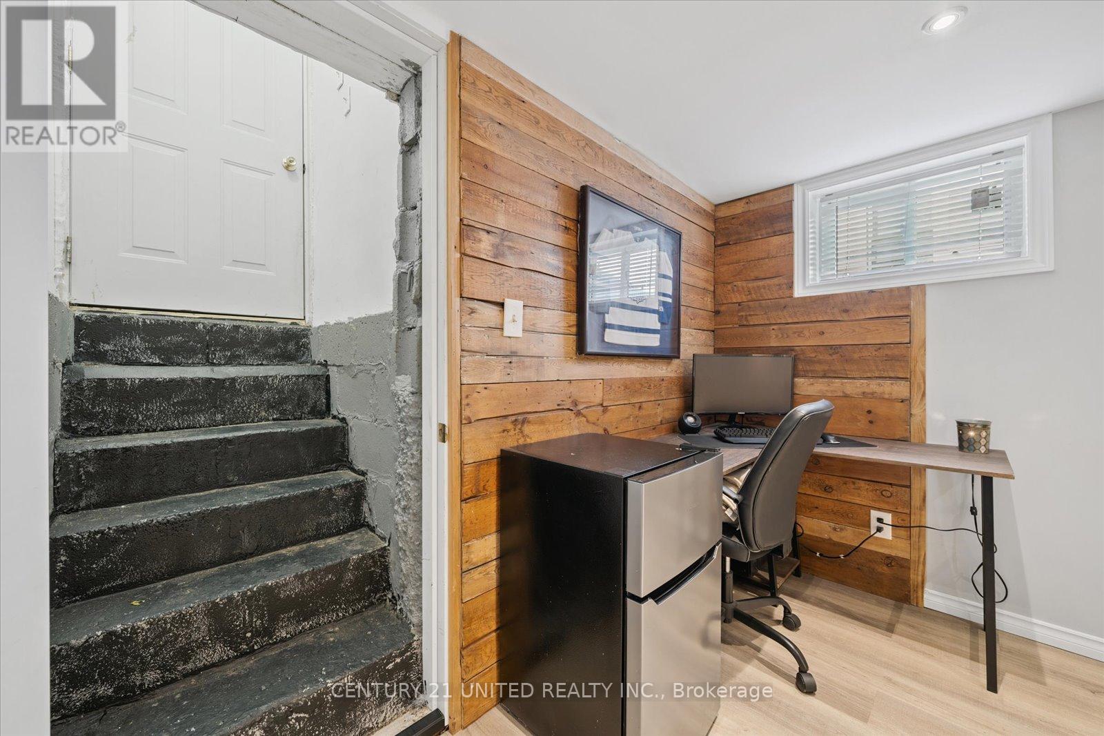 748 Brown Street, Peterborough Central (South), Ontario  K9J 4K8 - Photo 25 - X12242348
