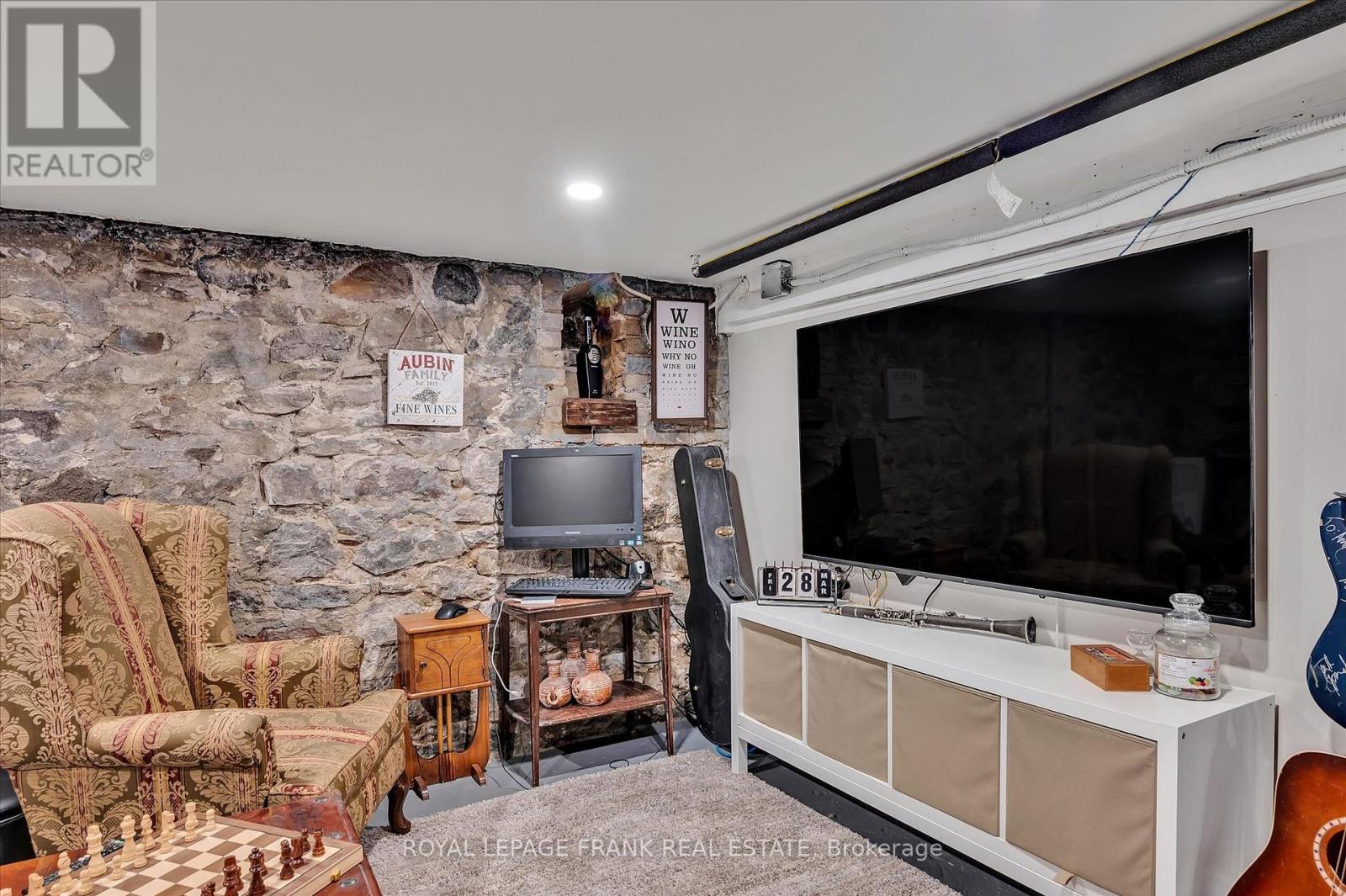 46 Sophia Street, Peterborough East (Central), Ontario  K9H 1E1 - Photo 44 - X12242393