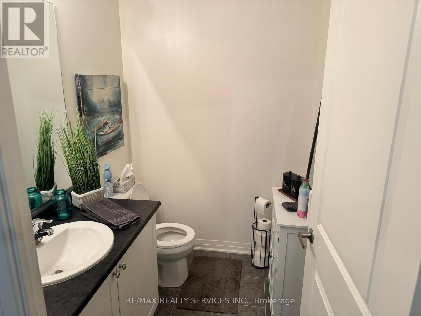 211 - 70 Shipway Avenue N, Clarington (Newcastle), Ontario  L1B 0V7 - Photo 11 - E12242391