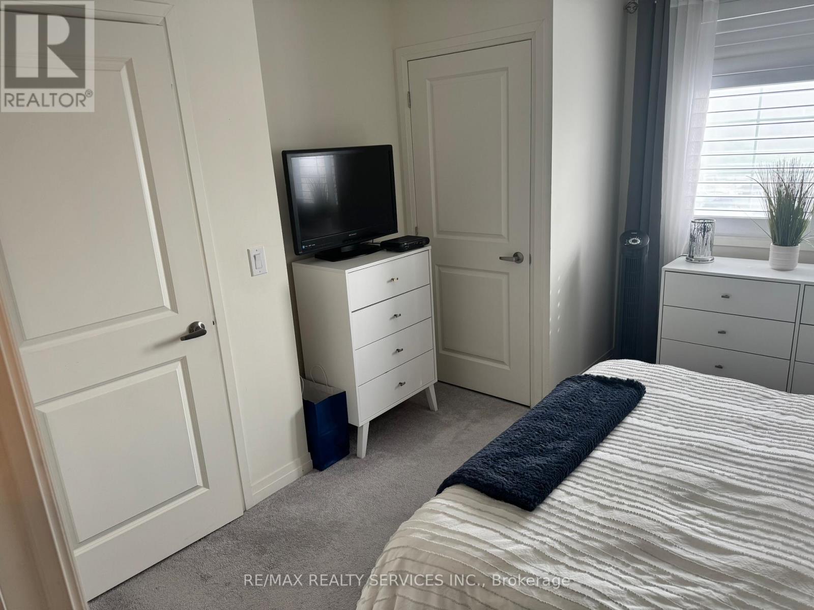 211 - 70 Shipway Avenue N, Clarington (Newcastle), Ontario  L1B 0V7 - Photo 9 - E12242391