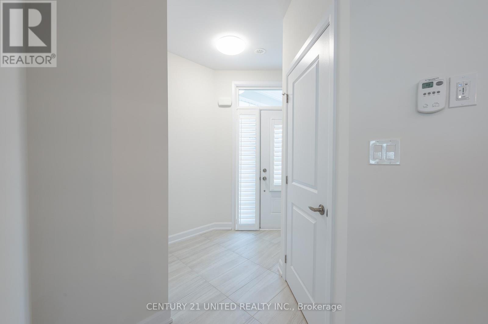313 Mullighan Gardens, Peterborough North (North), Ontario  K9K 0G3 - Photo 3 - X12242404