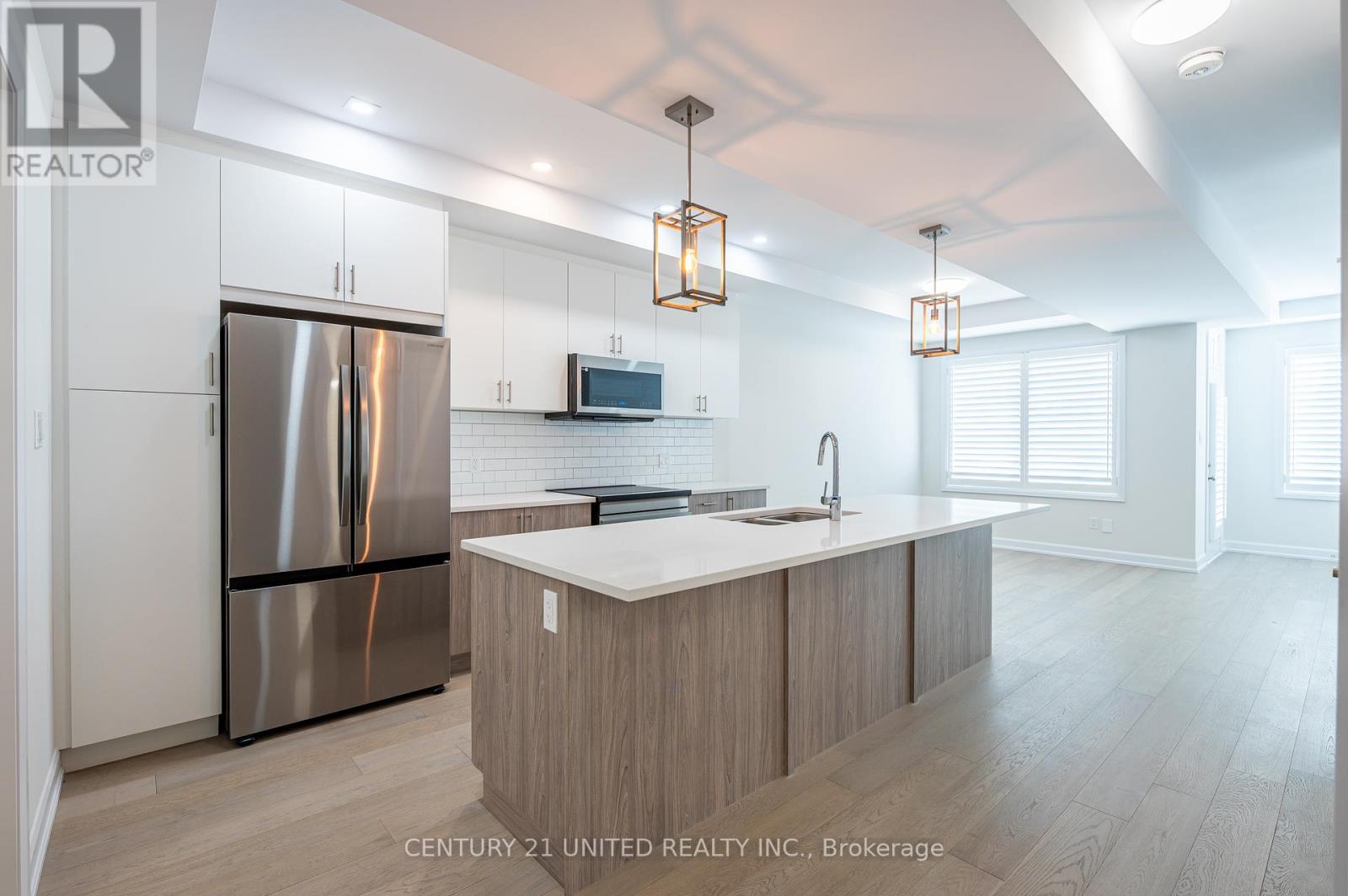 313 Mullighan Gardens, Peterborough North (North), Ontario  K9K 0G3 - Photo 5 - X12242404