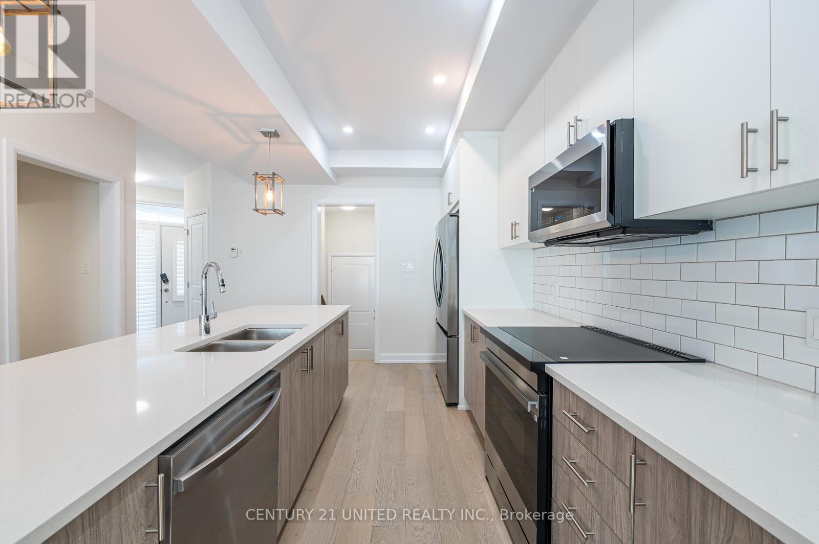 313 Mullighan Gardens, Peterborough North (North), Ontario  K9K 0G3 - Photo 9 - X12242404