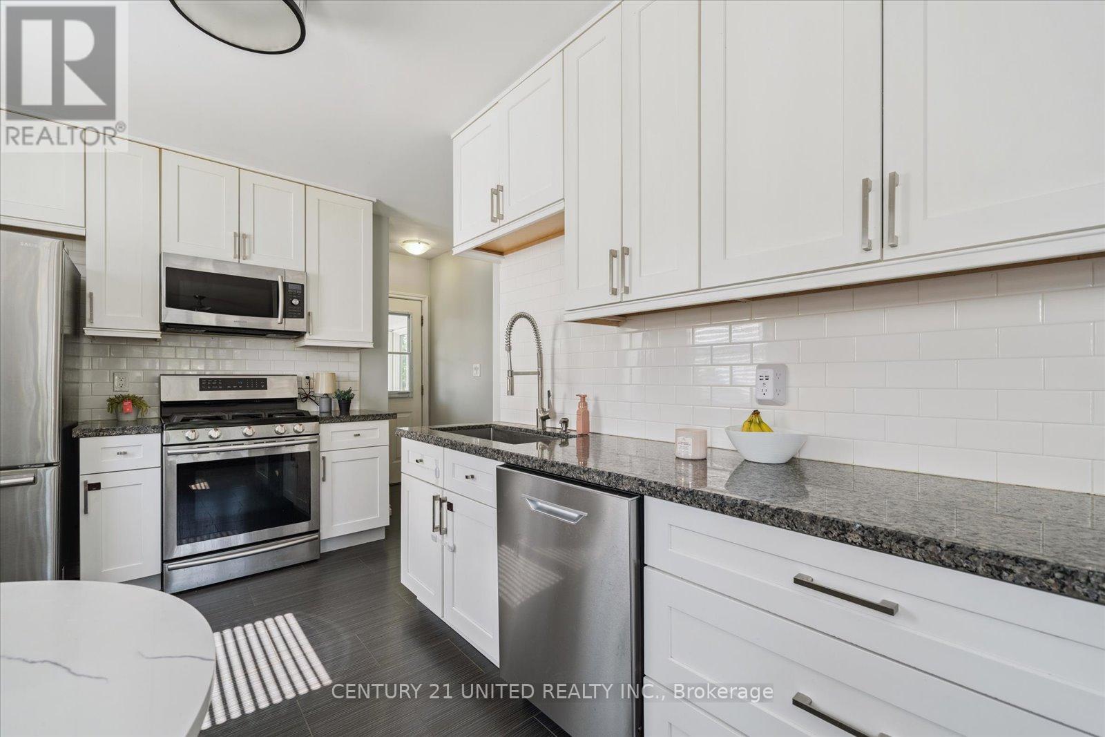 532 Hamilton Street, Peterborough South (West), Ontario  K9J 4C1 - Photo 14 - X12242419