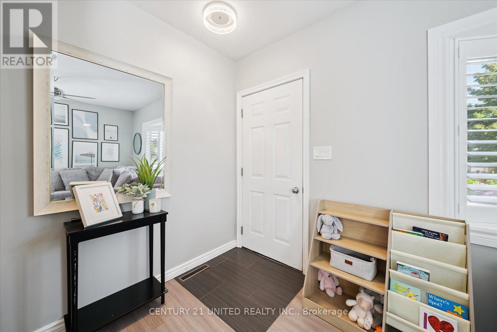 532 Hamilton Street, Peterborough South (West), Ontario  K9J 4C1 - Photo 6 - X12242419