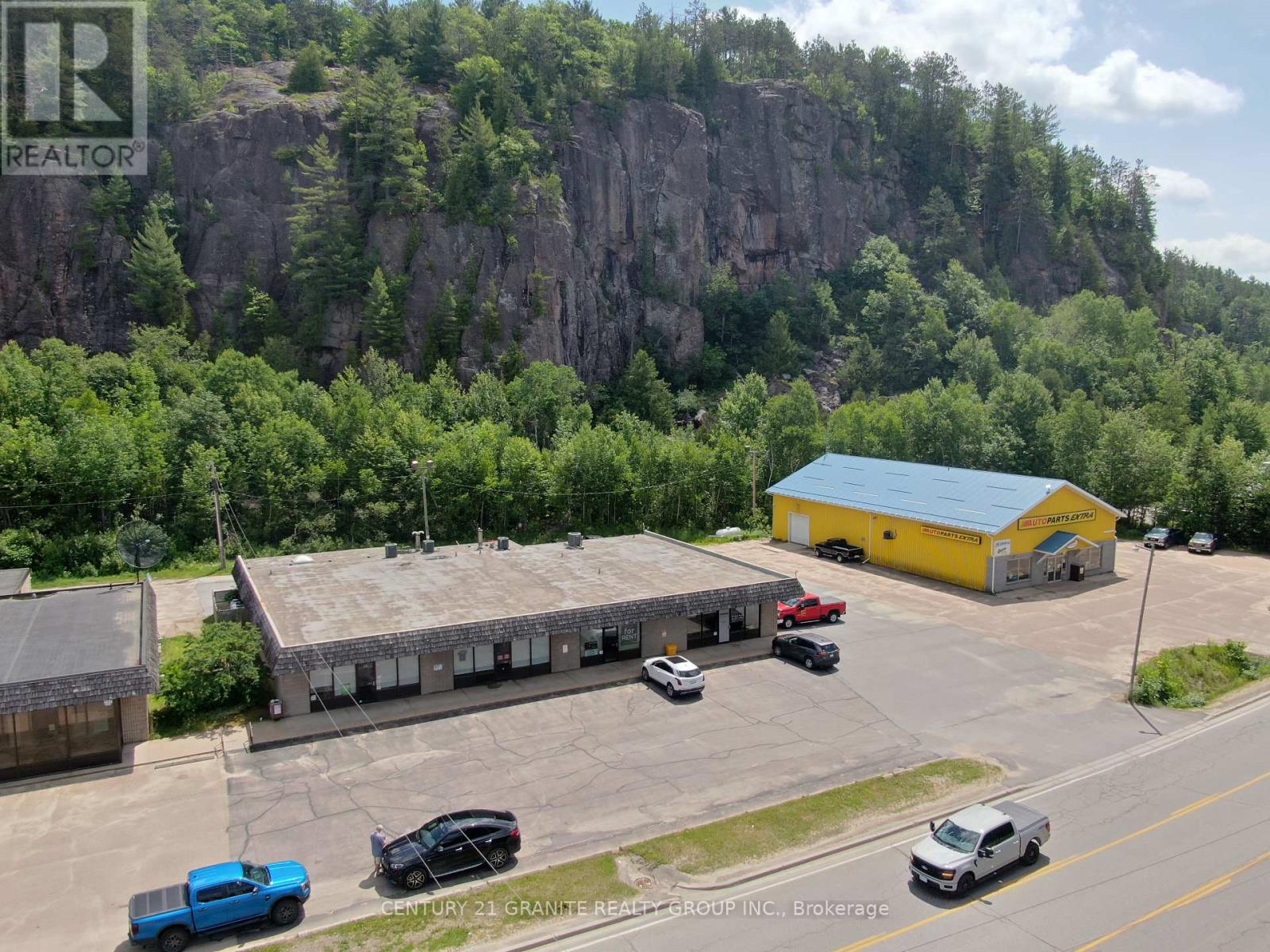 229 - 225-231 Hastings Street N, Bancroft (Bancroft Ward), Ontario  K0L 1C0 - Photo 3 - X12242437