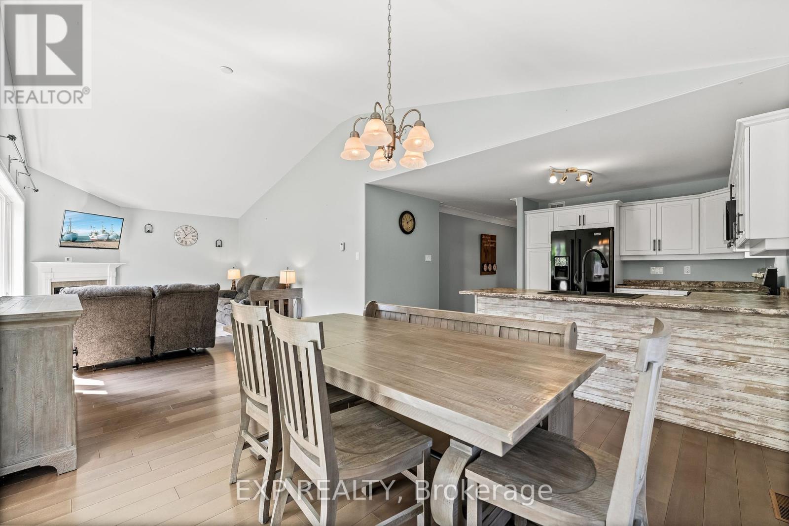 444 Florence Drive, Peterborough North (North), Ontario  K9J 0J1 - Photo 11 - X12242887