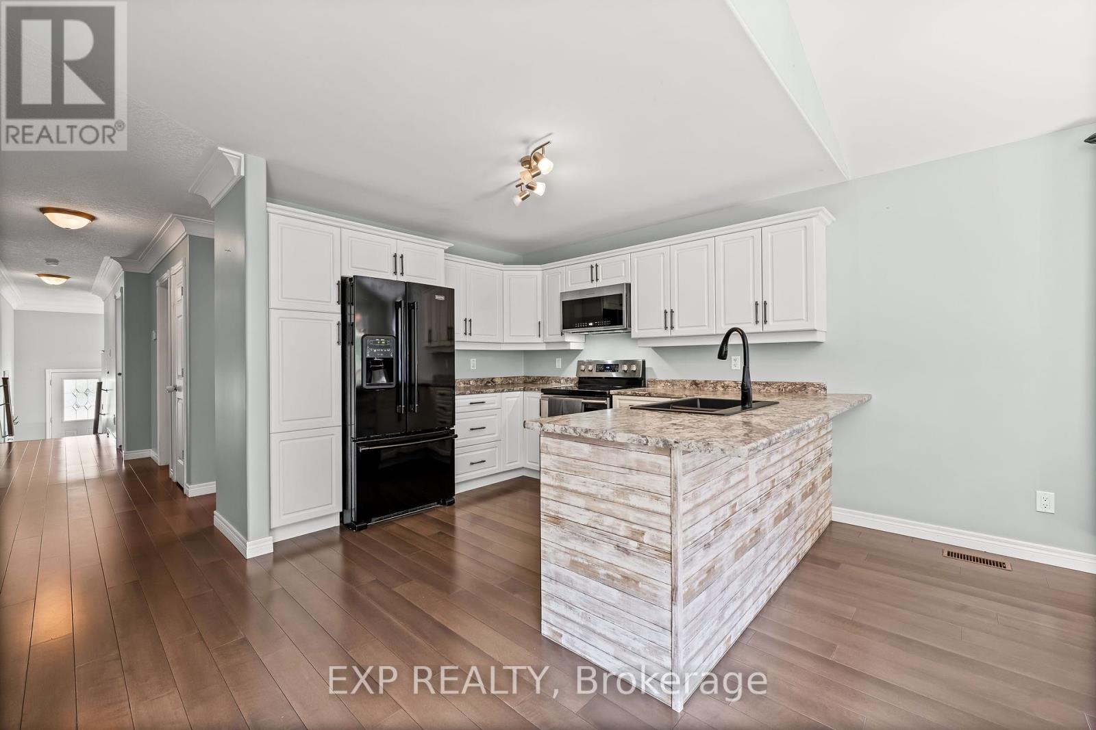 444 Florence Drive, Peterborough North (North), Ontario  K9J 0J1 - Photo 8 - X12242887