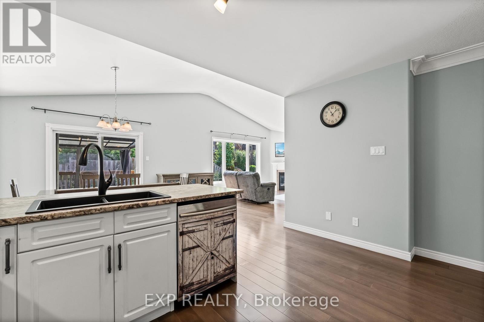 444 Florence Drive, Peterborough North (North), Ontario  K9J 0J1 - Photo 9 - X12242887