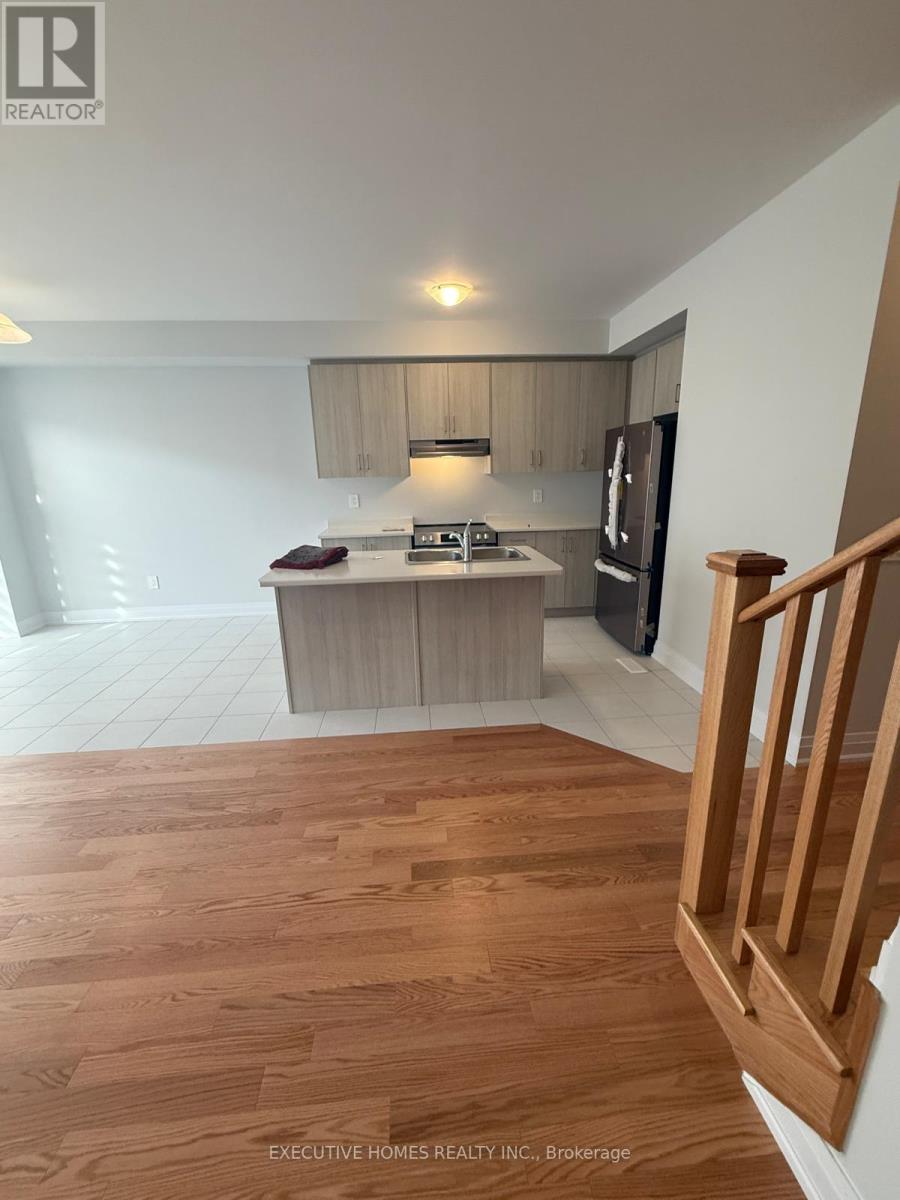 18 Walters Street, Kawartha Lakes (Lindsay), Ontario  K9V 6A9 - Photo 10 - X12242920