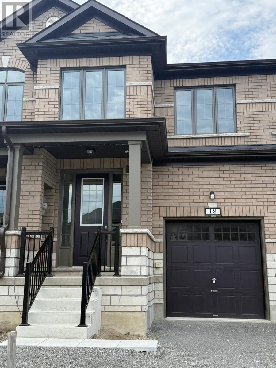18 Walters Street, Kawartha Lakes (Lindsay), Ontario  K9V 6A9 - Photo 2 - X12242920