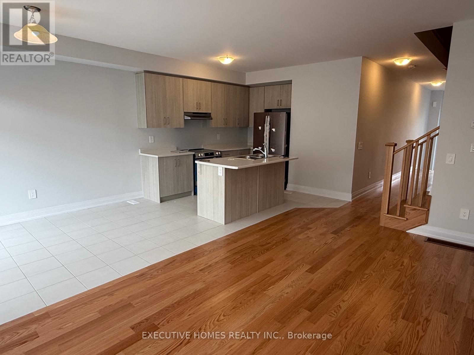 18 Walters Street, Kawartha Lakes (Lindsay), Ontario  K9V 6A9 - Photo 7 - X12242920
