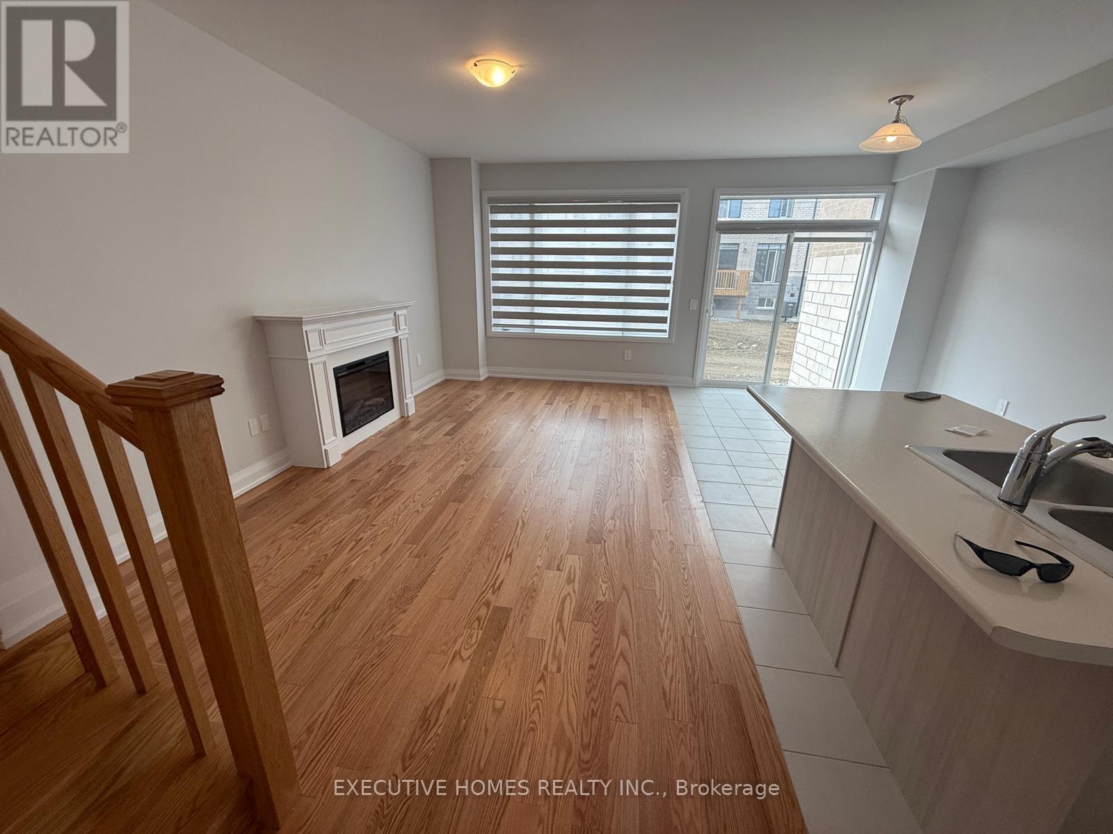 18 Walters Street, Kawartha Lakes (Lindsay), Ontario  K9V 6A9 - Photo 8 - X12242920