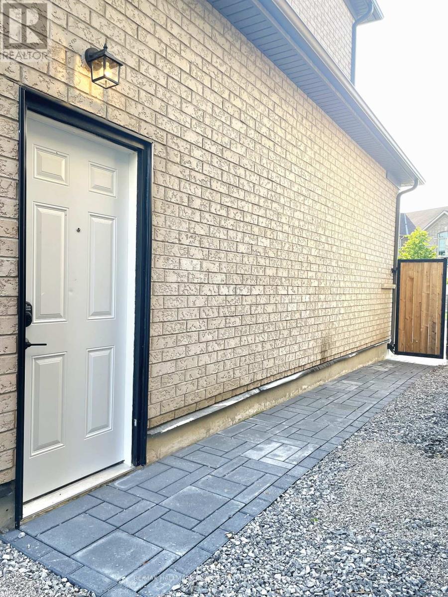 19 Donald Powell Crescent, Clarington (Newcastle), Ontario  L1B 0K8 - Photo 2 - E12243595