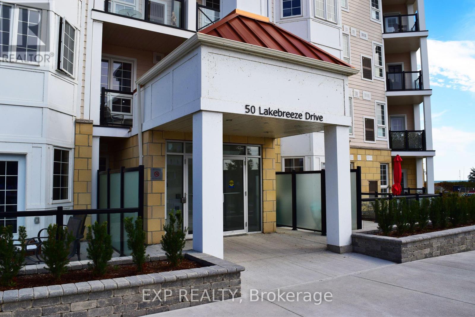 225 - 50 LAKEBREEZE DRIVE, clarington (newcastle), Ontario