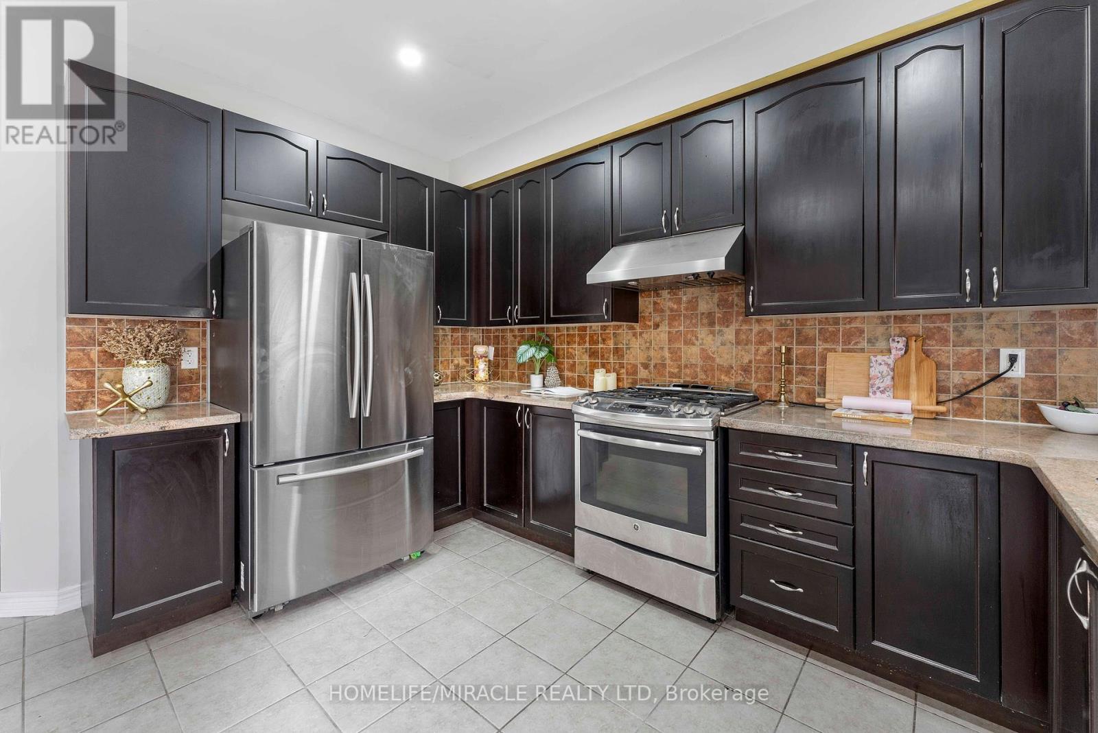 54 Truax Street, Kawartha Lakes (Lindsay), Ontario  K9V 0E3 - Photo 19 - X12244074