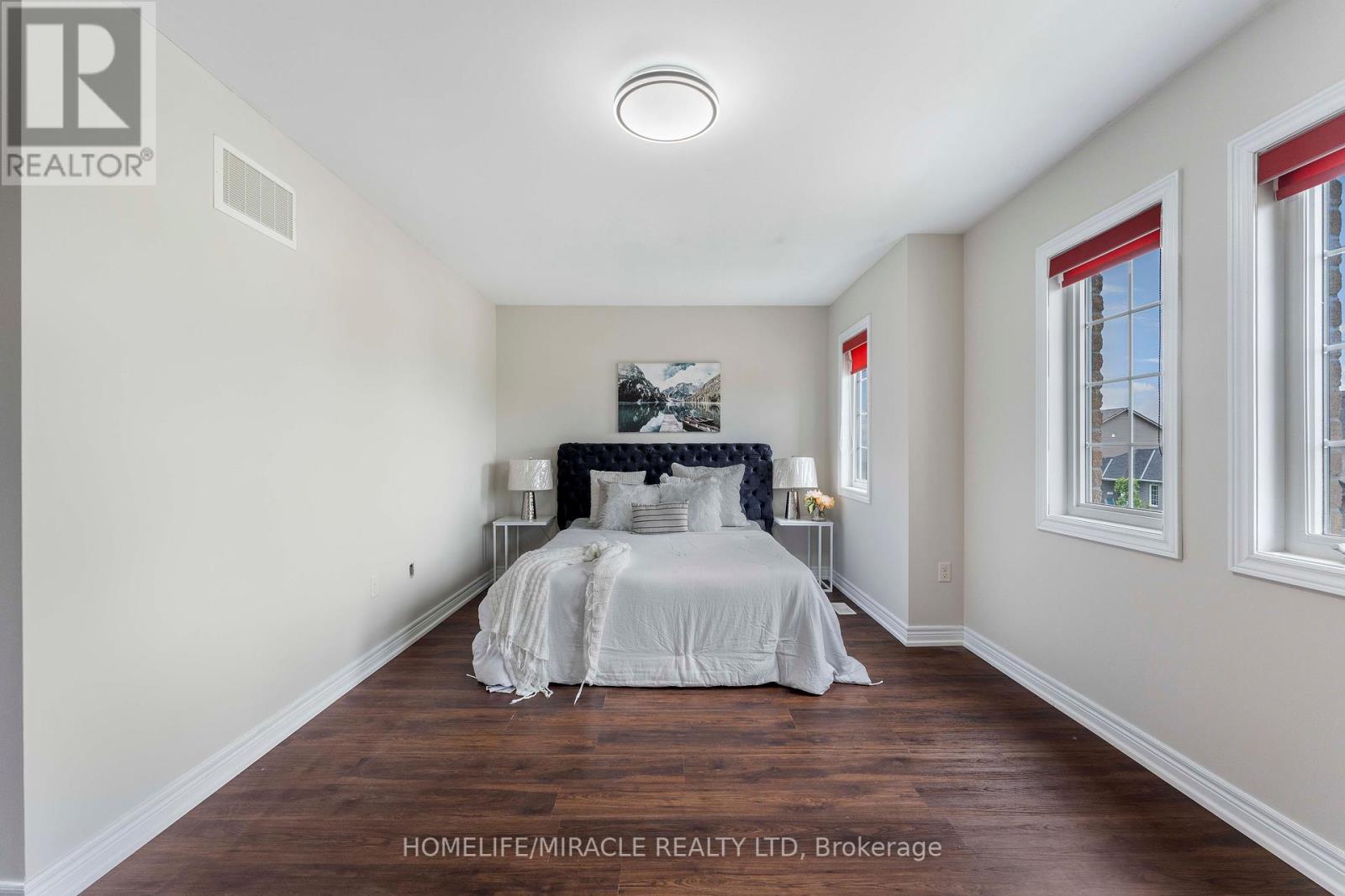 54 Truax Street, Kawartha Lakes (Lindsay), Ontario  K9V 0E3 - Photo 40 - X12244074