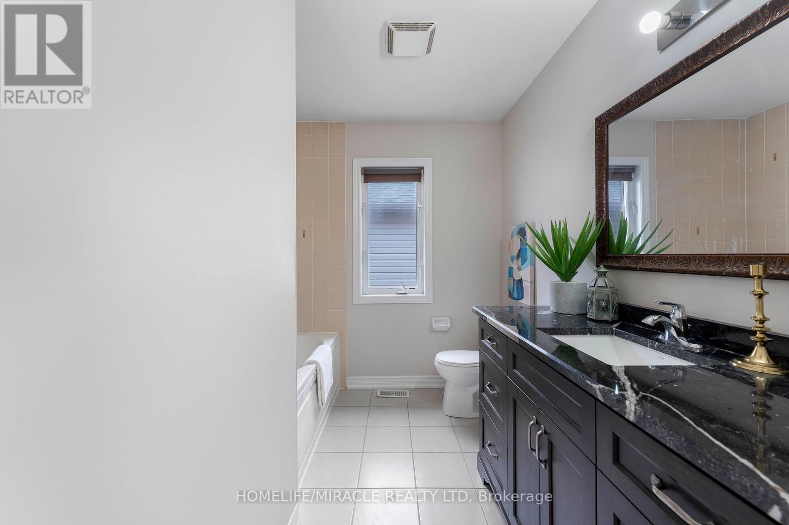 54 Truax Street, Kawartha Lakes (Lindsay), Ontario  K9V 0E3 - Photo 43 - X12244074
