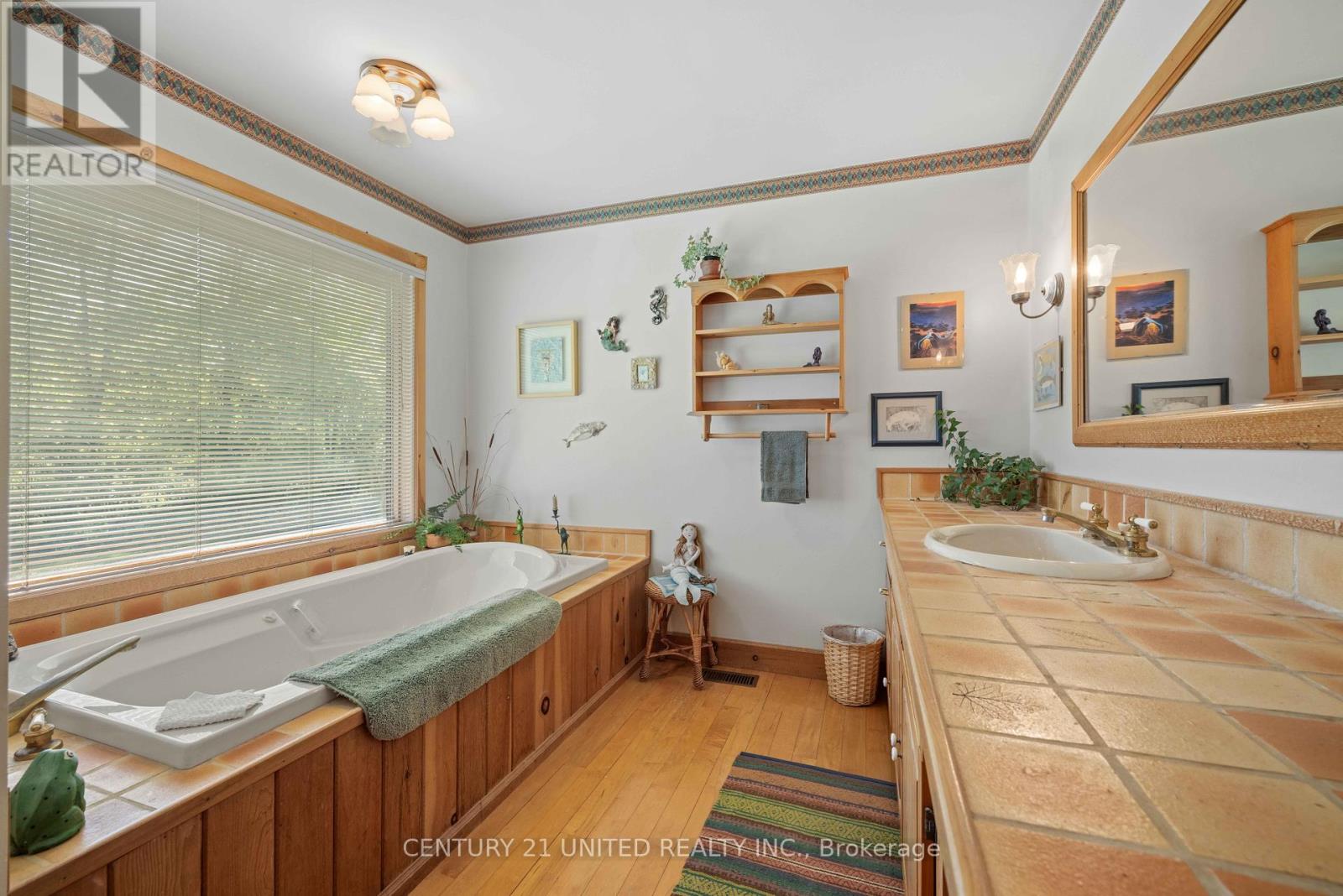 715 Northey's Bay Road, North Kawartha, Ontario  K0L 3E0 - Photo 15 - X12244454
